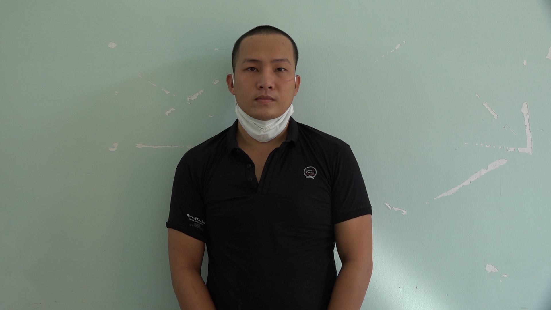 Tưới xăng đốt nhà công an viên vì bị dẹp trường gà - Ảnh 1.