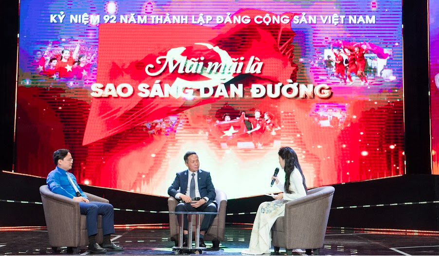 Đảng Cộng sản Việt Nam m&atilde;i m&atilde;i l&agrave; sao s&aacute;ng dẫn đường - Ảnh 3.