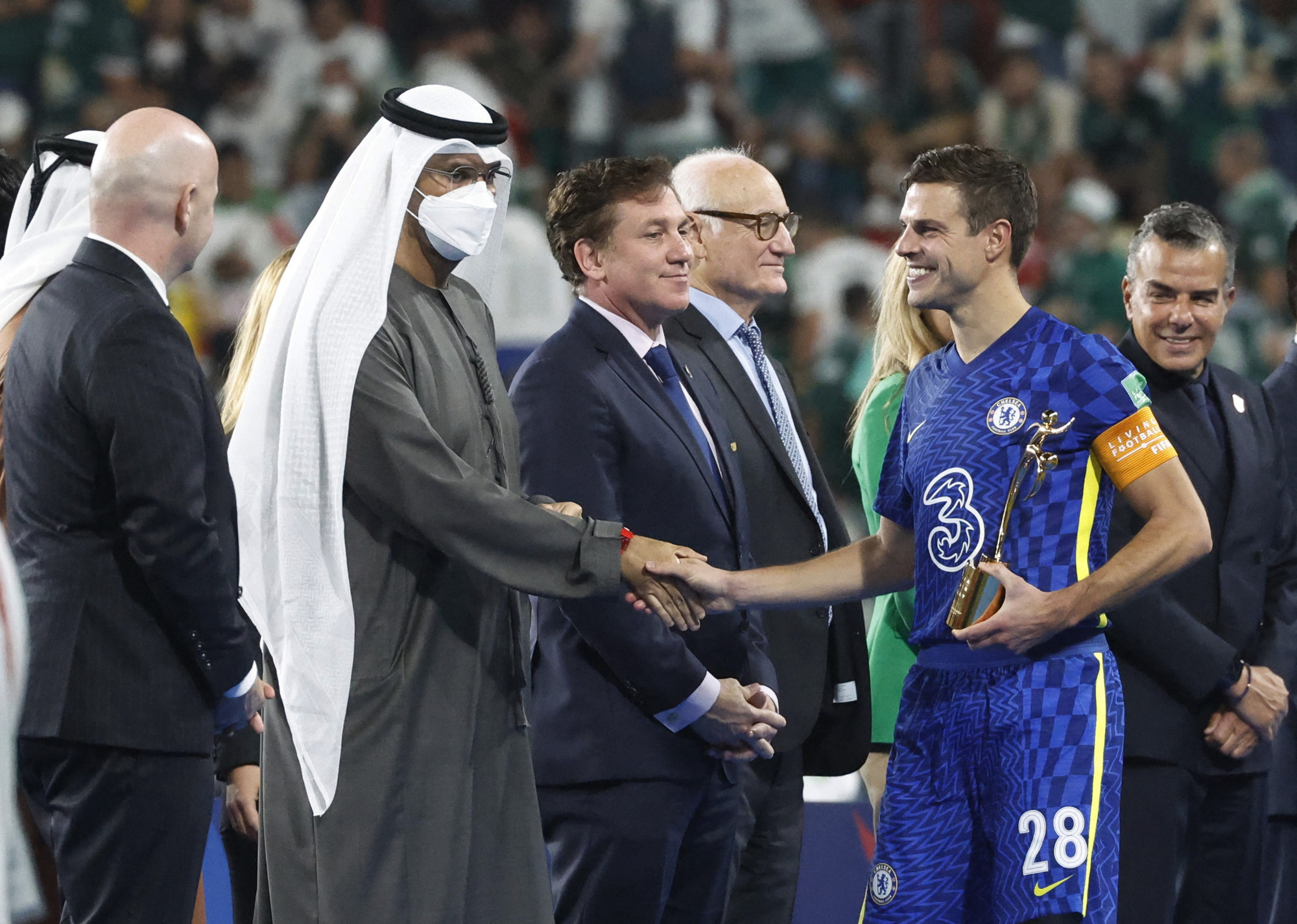 Hai quả phạt đền, một thẻ đỏ, Chelsea lần đầu lên đỉnh thế giới - Ảnh 8.