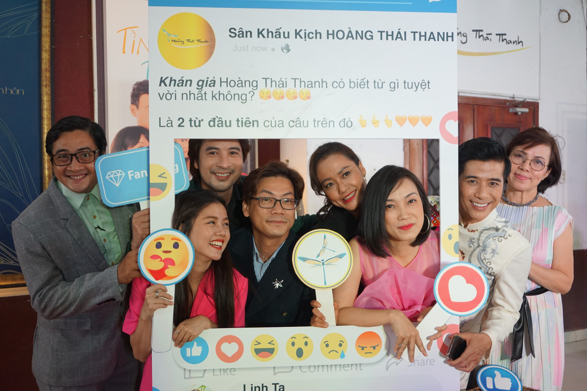 Nghệ sĩ tri ân khán giả trong ngày vui của sân khấu Hoàng Thái Thanh - Ảnh 7.