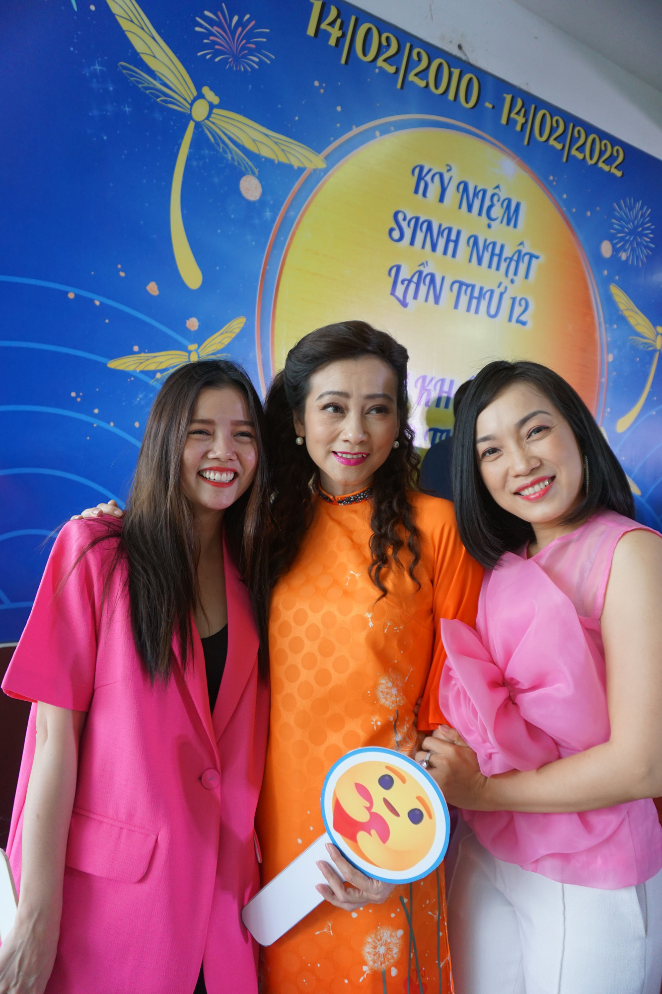 Nghệ sĩ tri ân khán giả trong ngày vui của sân khấu Hoàng Thái Thanh - Ảnh 4.