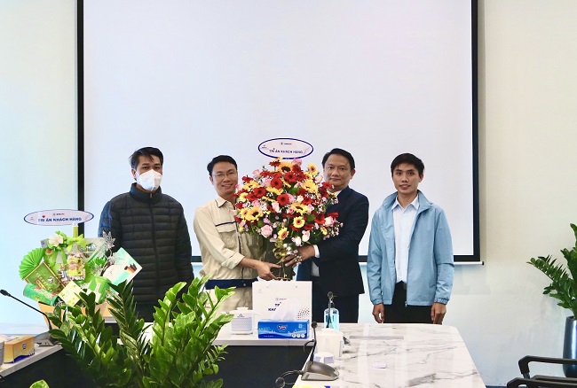 PC Quảng Ngãi: Thăm hỏi khách hàng nhân "tháng tri ân"