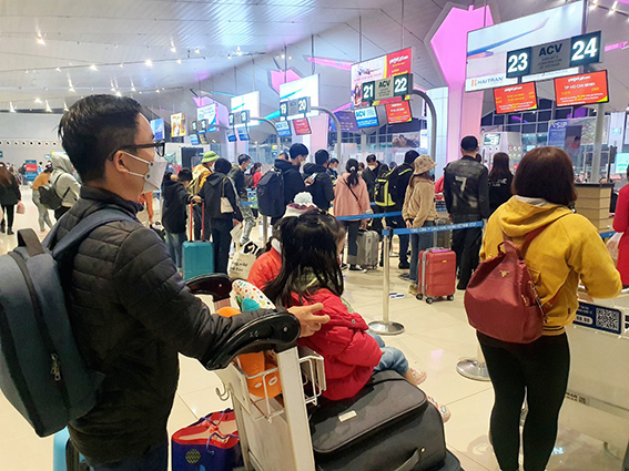 Cơ hội lớn từ "mở cửa bầu trời"