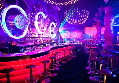 Bộ Y tế đề nghị cân nhắc, bổ sung quy định mở lại karaoke, vũ trường theo cấp độ dịch