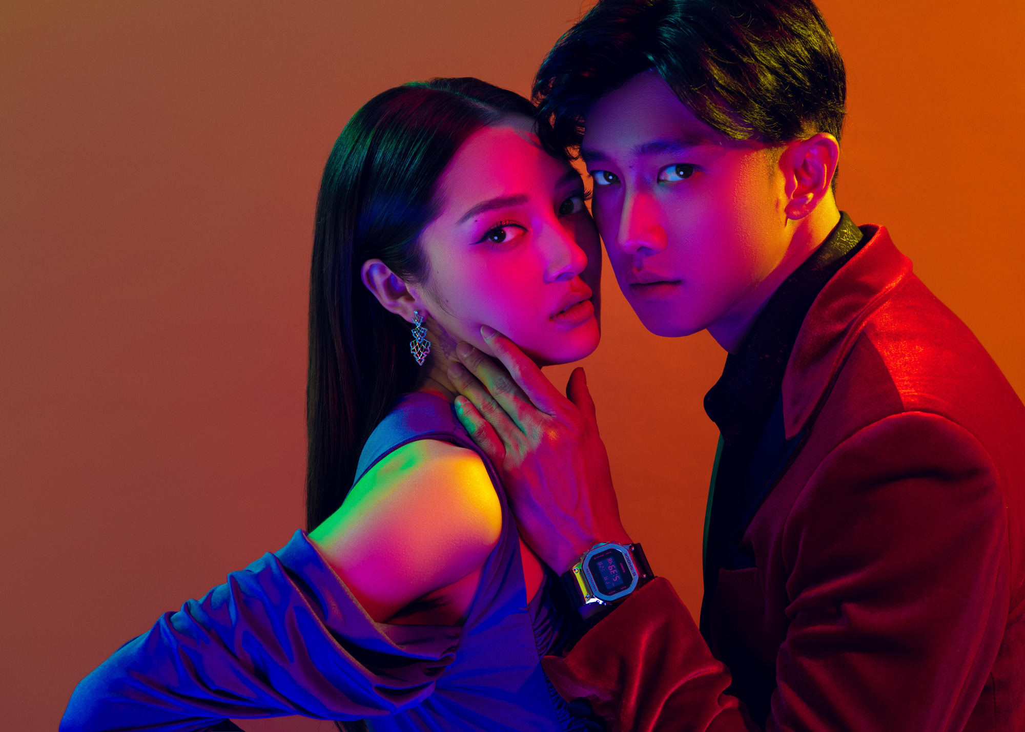 Minh Hằng, Quốc Trường, Bảo Anh&hellip; quyến rũ trong loạt ảnh Valentine - Ảnh 1.