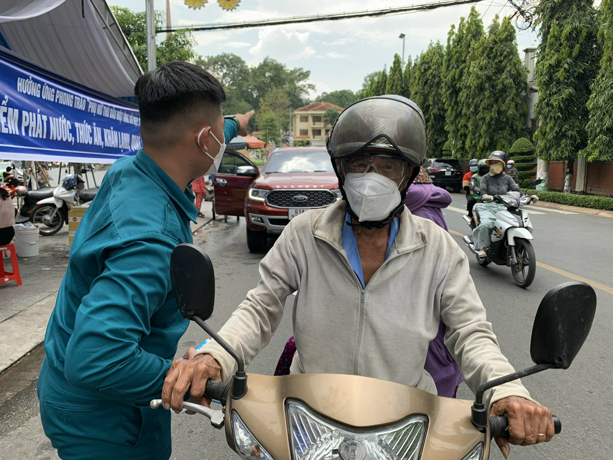 Hình ảnh ở Chùa Bà Bình Dương trong ngày rằm tháng Giêng - Ảnh 6.