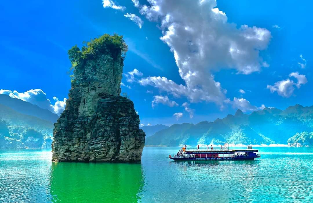 Đa sắc màu văn hóa Tày bên hồ Na Hang