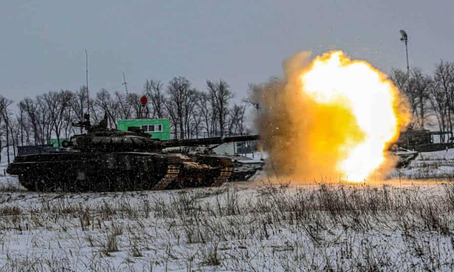 Động thái đặc biệt của Nga ở biên giới Ukraine, Anh cảnh báo "cực kỳ nguy hiểm"