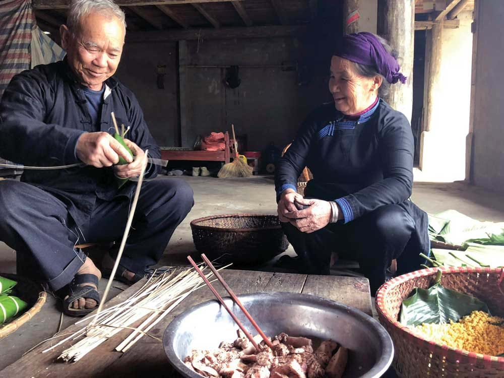 B&aacute;nh chưng đen - thơm ng&aacute;t vị đại ng&agrave;n - Ảnh 1.