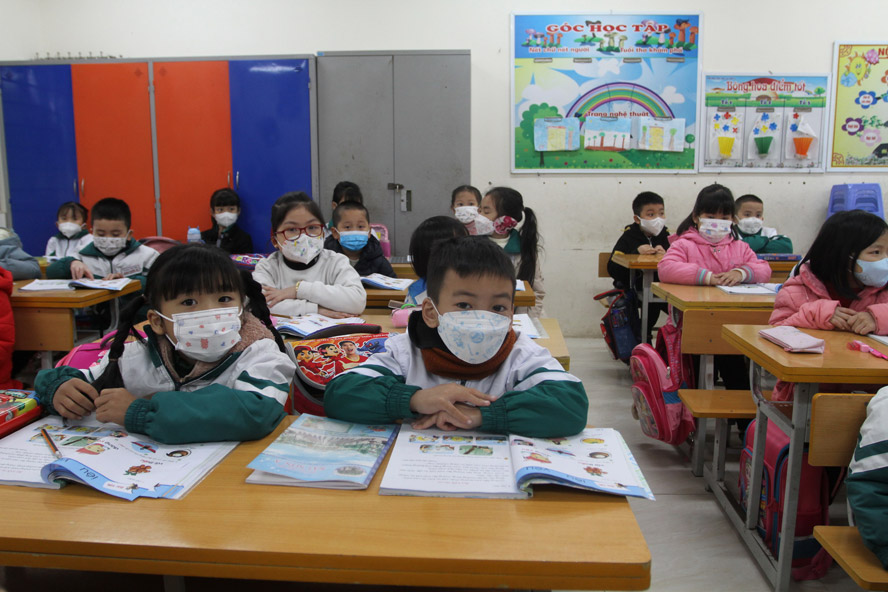 Đề xuất học sinh lớp 1-6 ở 12 quận nội thành Hà Nội đến trường vào tháng 3-2022