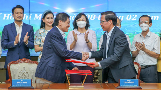 Cần những "quả đấm" để phục hồi kinh tế (*): Xây dựng TP HCM thành trung tâm tài chính quốc tế