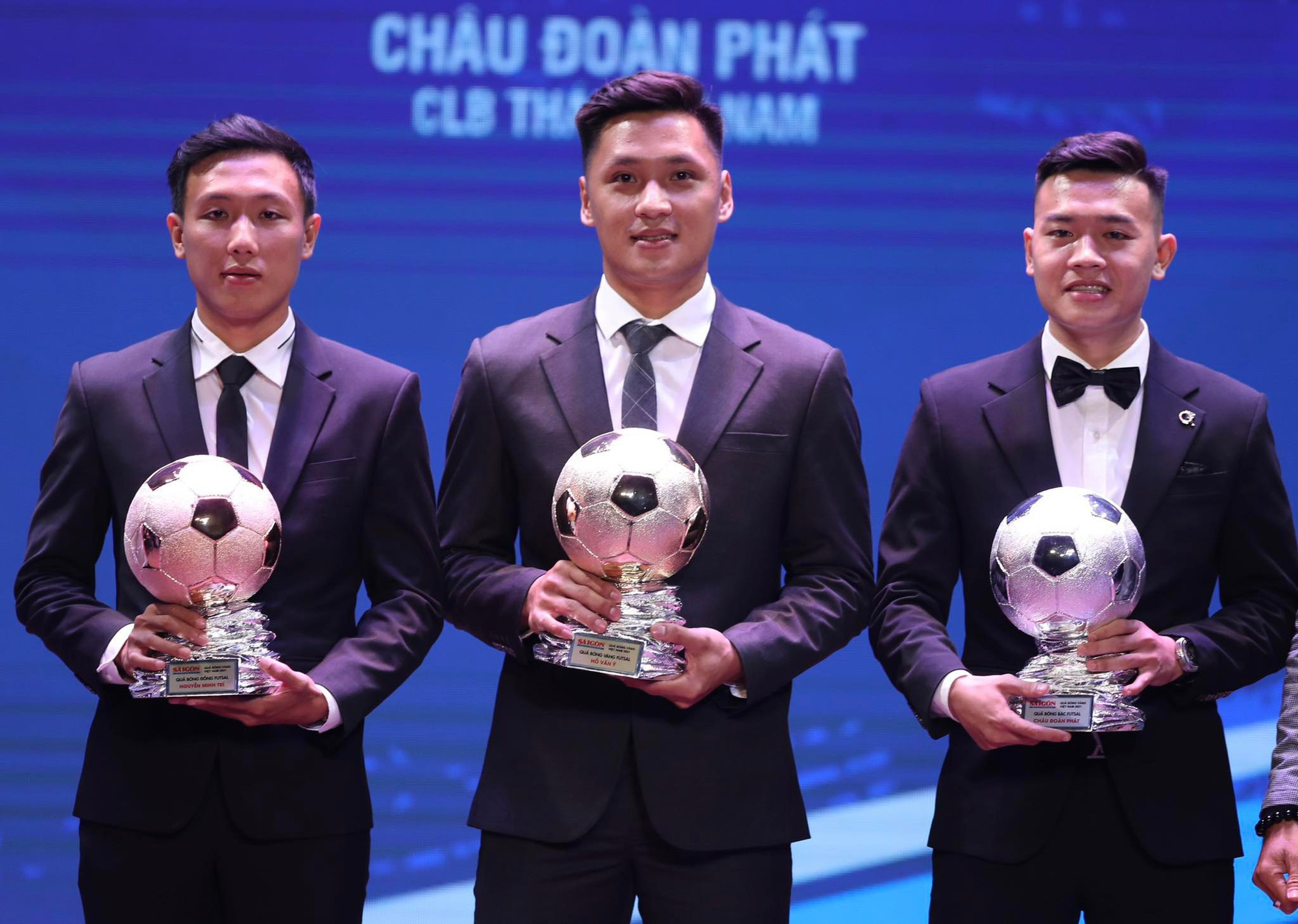 Ho&agrave;ng Đức, Huỳnh Như v&agrave; Hồ Văn &Yacute; gi&agrave;nh Quả b&oacute;ng V&agrave;ng 2021 - Ảnh 3.