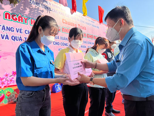 Hơn 34 tỉ đồng chăm lo Tết cho c&ocirc;ng nh&acirc;n - Ảnh 1.