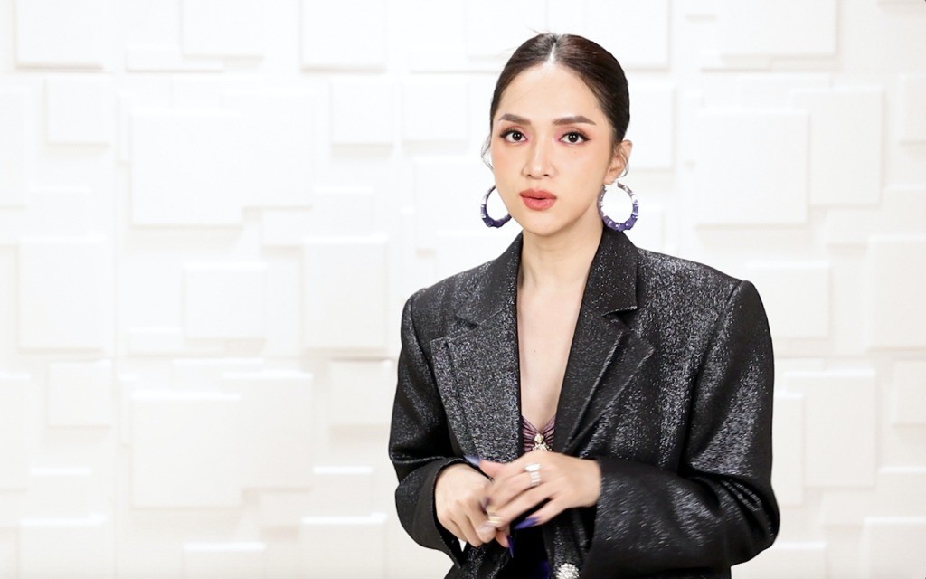 Hương Giang cùng 2 siêu mẫu đá xéo nhau - Ảnh 1.