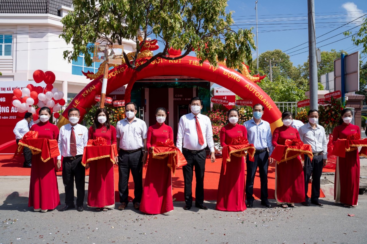 Agribank đưa v&agrave;o hoạt động ng&acirc;n h&agrave;ng tự động Autobank - Ảnh 1.
