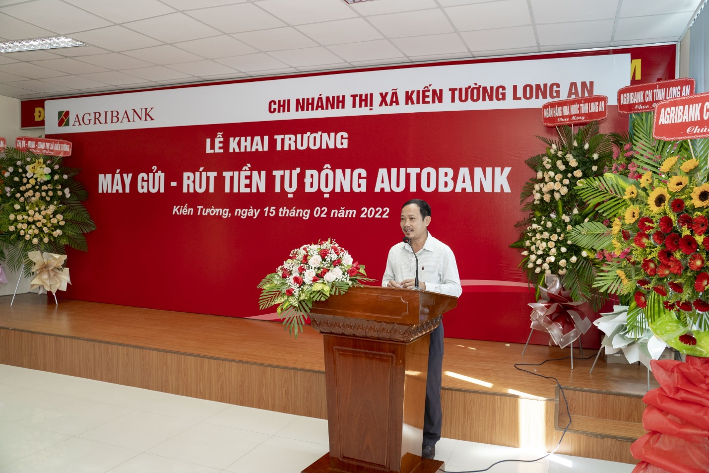 Agribank đưa v&agrave;o hoạt động ng&acirc;n h&agrave;ng tự động Autobank - Ảnh 3.