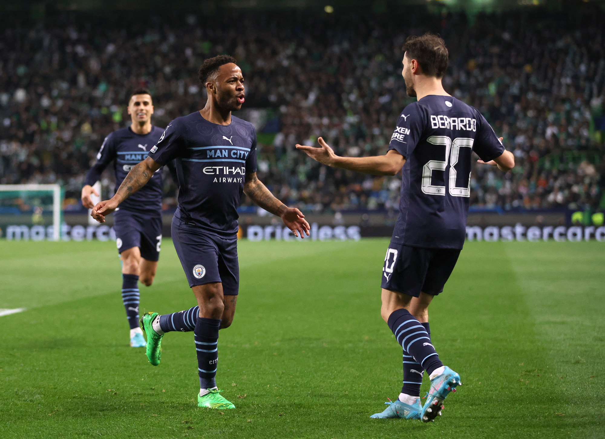 V&ugrave;i dập chủ nh&agrave; Sporting CP, Man City chắc suất tứ kết Champions League - Ảnh 7.