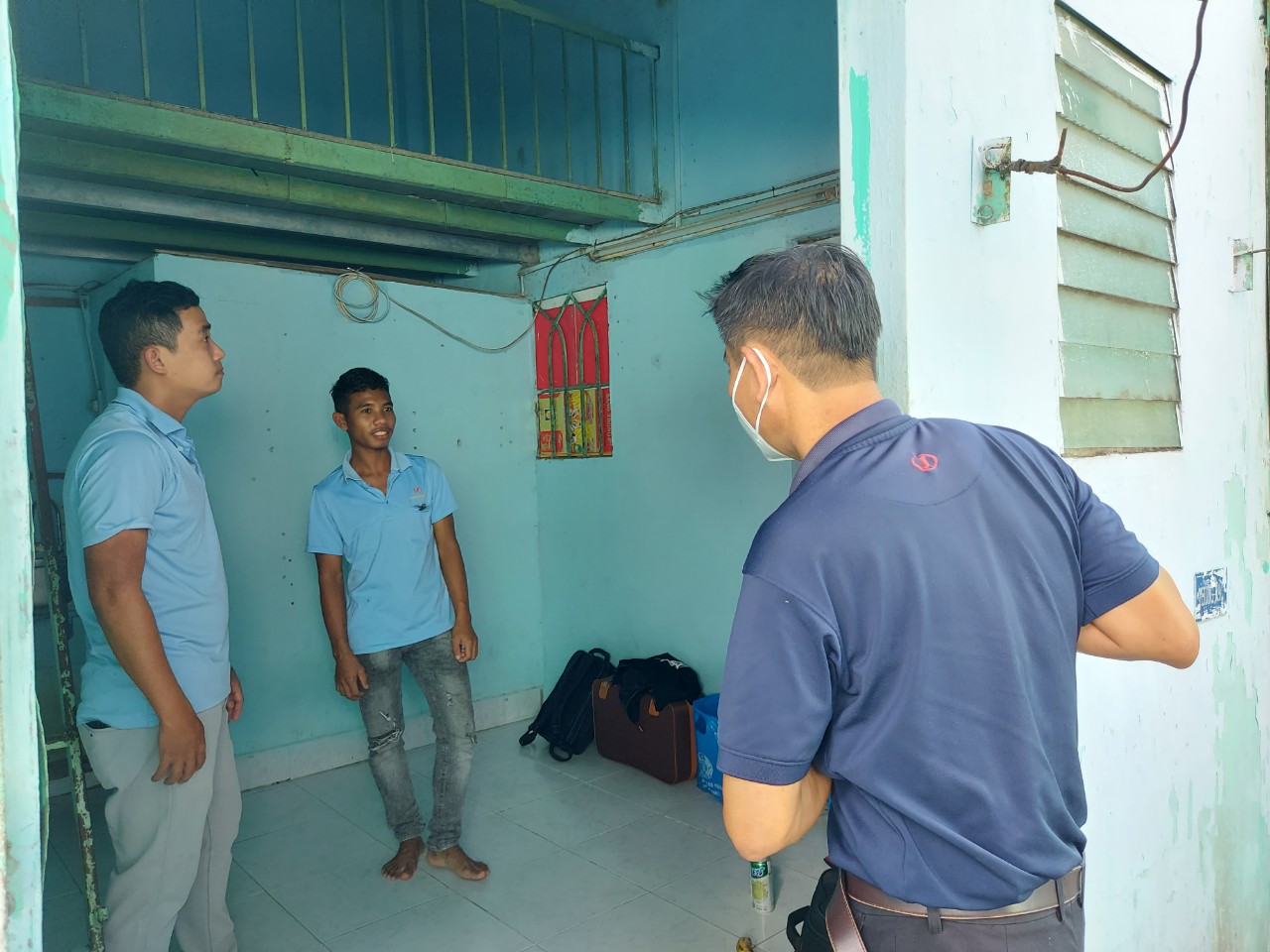 Hỗ trợ công nhân ngoại tỉnh lên TP HCM làm việc - Ảnh 2.