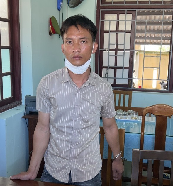 Lời khai của kẻ nhẫn t&acirc;m n&eacute;m con g&aacute;i 5 tuổi xuống s&ocirc;ng Trường Giang - Ảnh 1.