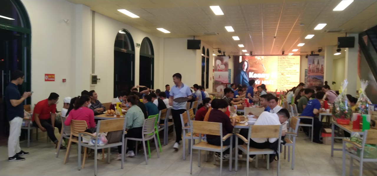 Cáp treo Núi Sam phục vụ cả trăm suất ăn lúc 1 giờ - Ảnh 9.