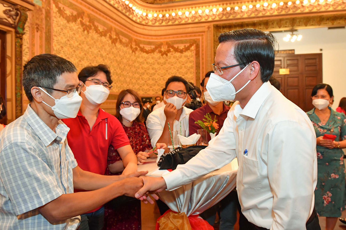 UBND TP HCM họp mặt báo chí đầu xuân Nhâm Dần 2022
