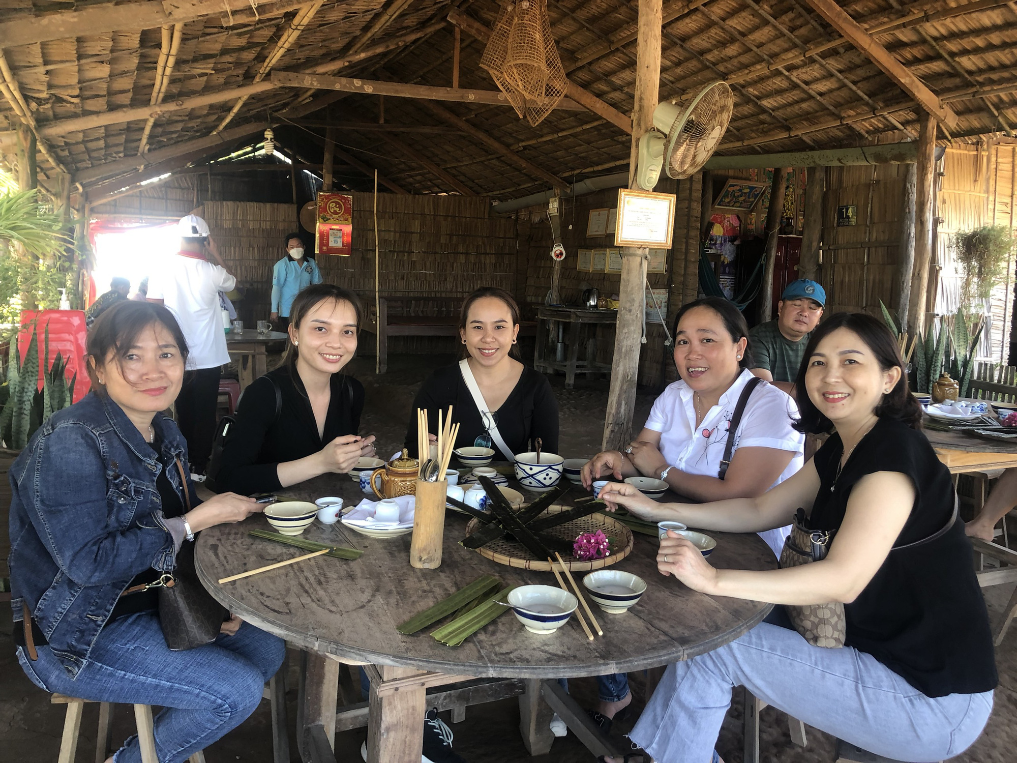 Trải nghiệm miền T&acirc;y hoang sơ ở cồn Chim - Ảnh 2.