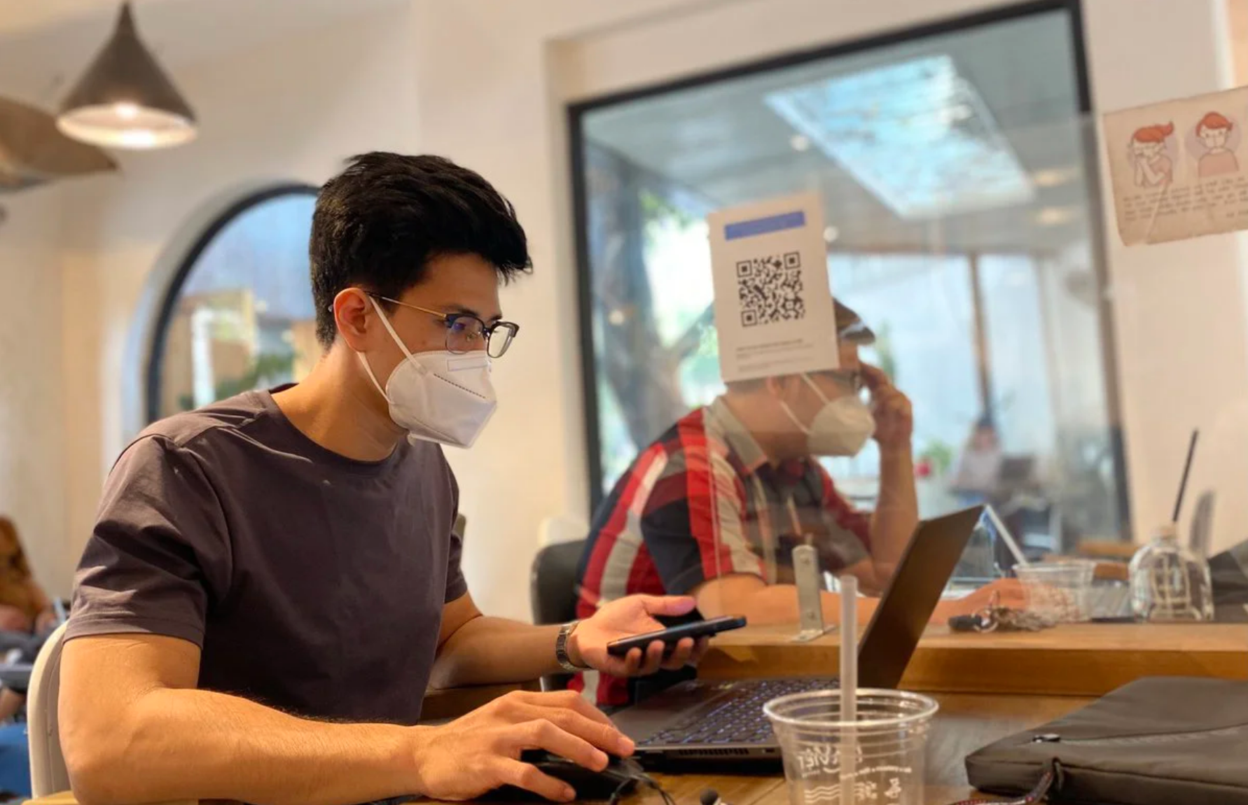 Môi trường làm việc lý tưởng đã thay đổi nhanh do Covid-19 - Ảnh 1.