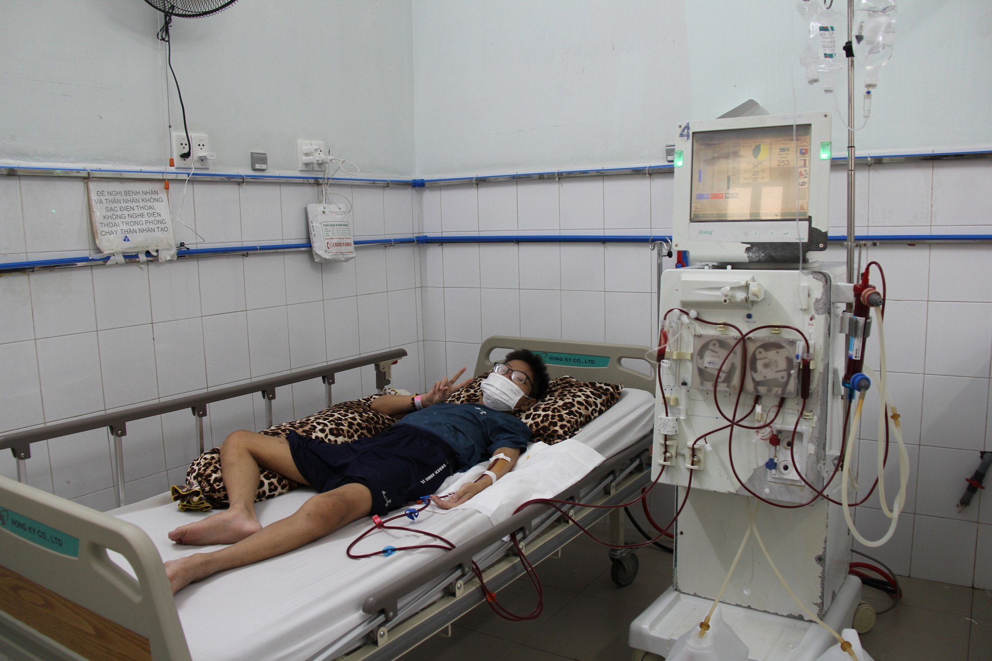 Ng&agrave;y Tết của bệnh nhi chạy thận - Ảnh 4.