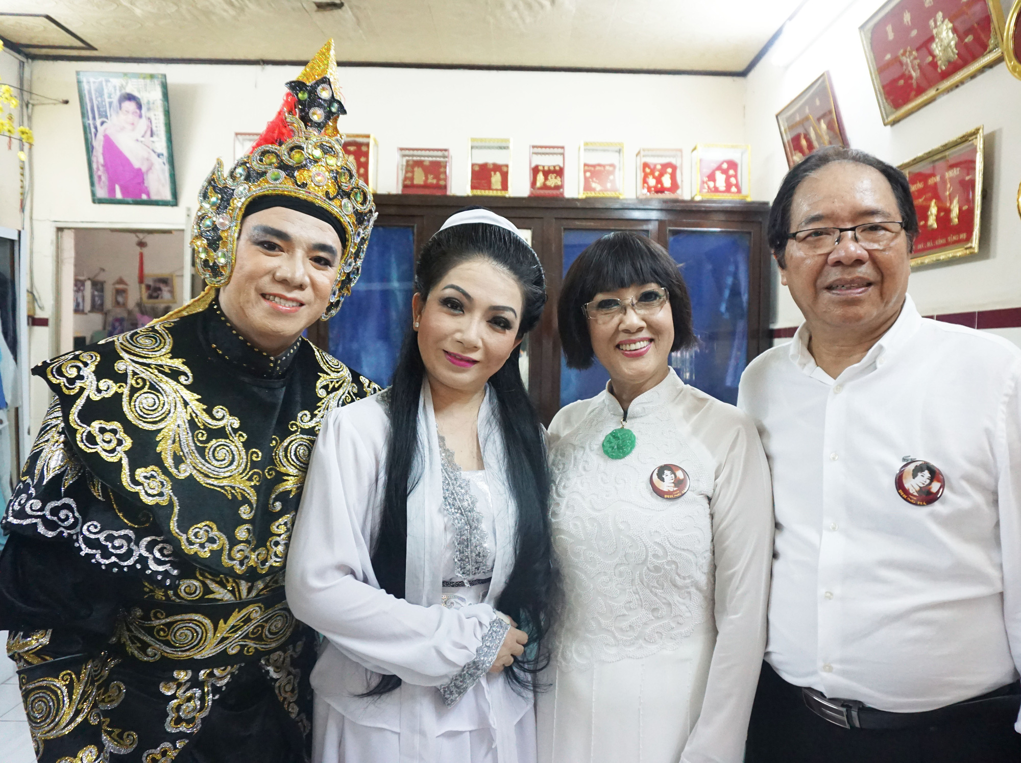 Nghệ sĩ thế hệ vàng gửi thông điệp đầu xuân - Ảnh 1.