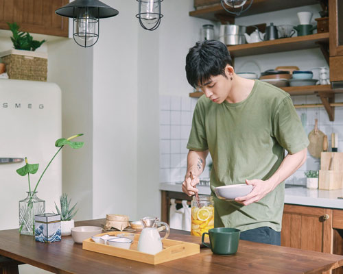 Nghệ sĩ Việt l&agrave;m show ri&ecirc;ng tr&ecirc;n mạng - Ảnh 2.