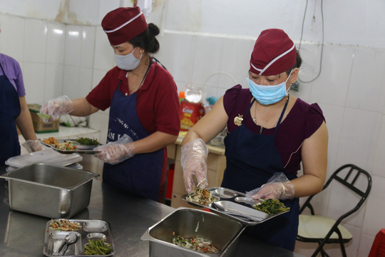 Đưa nội dung cải thiện bữa ăn giữa ca vào thỏa ước