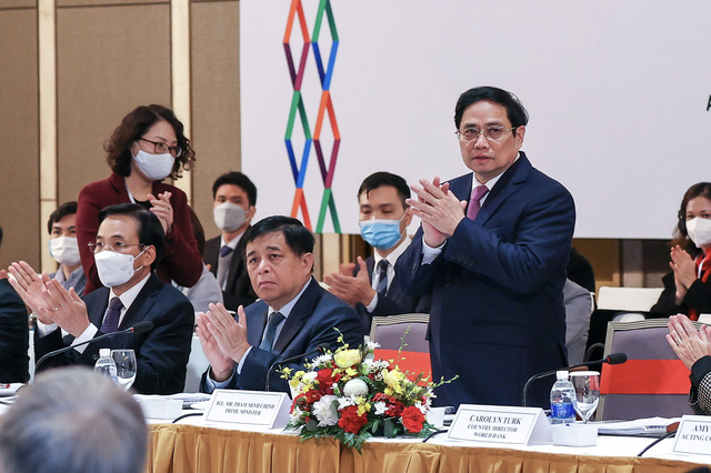 Thủ tướng dự diễn đàn doanh nghiệp, nghe "hiến kế" phục hồi và phát triển kinh tế