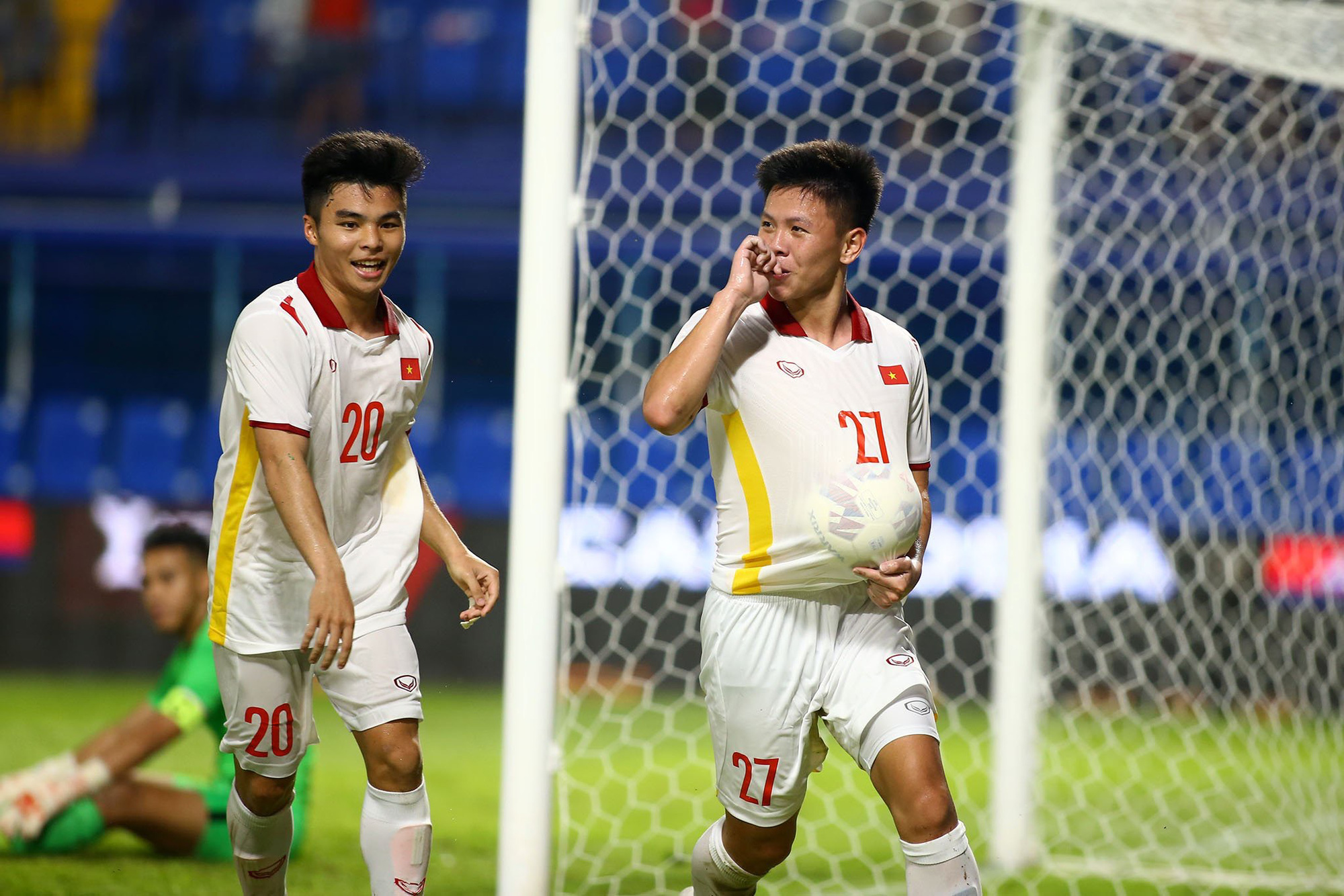 2 cầu thủ U23 ghi bàn trận gặp U23 Singapore phải chia tay giải sớm