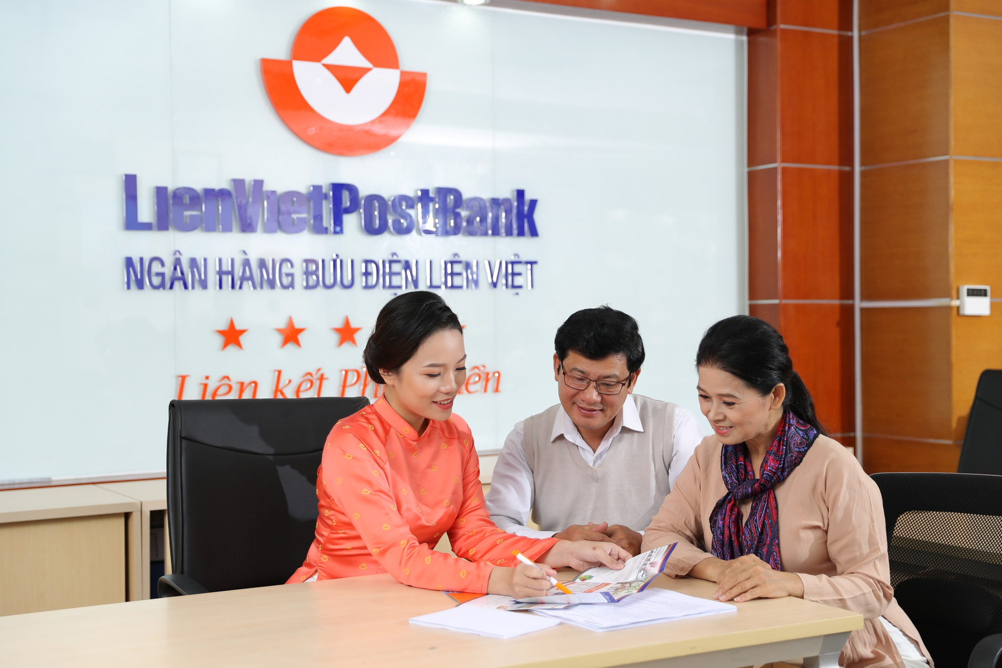 Thẻ Hưu trí - Giải pháp hữu hiệu cho người cao tuổi trong mùa dịch bệnh