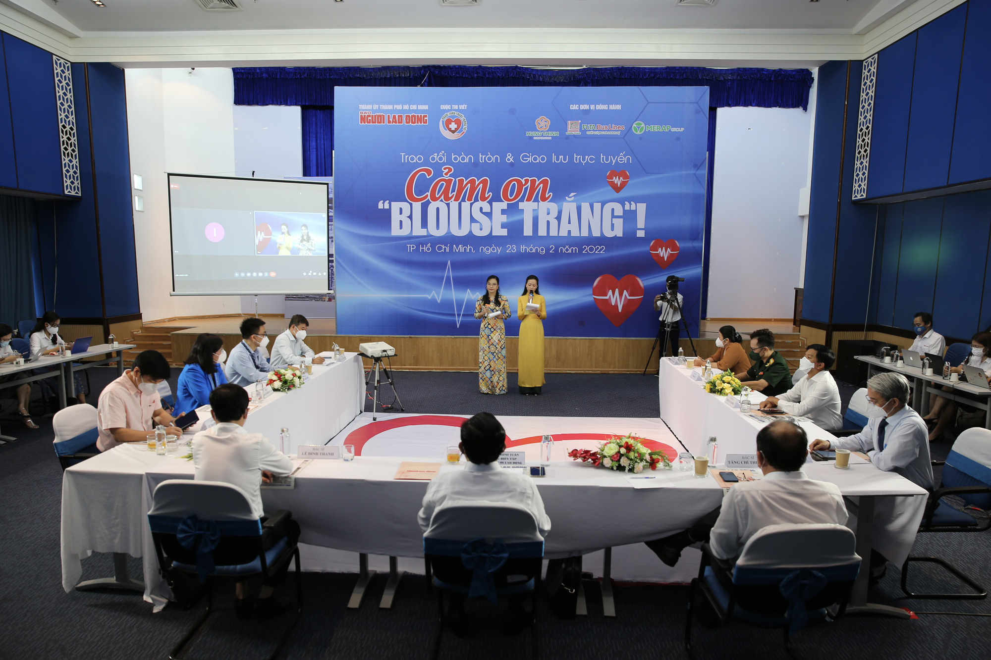 B&agrave;n tr&ograve;n v&agrave; giao lưu Cảm ơn blouse trắng! - Ảnh 11.