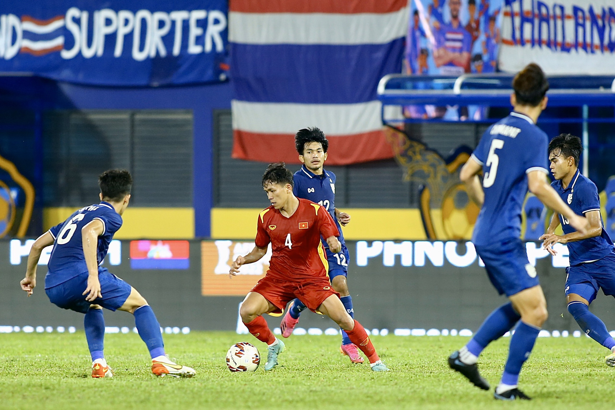 U23 Việt Nam thêm 7 ca dương tính, VFF chỉ còn tiếp viện được 4 cầu thủ