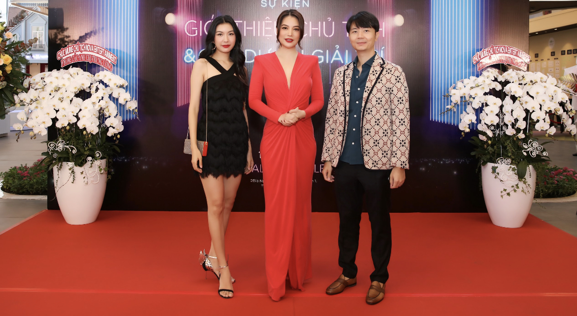MC Nguy&ecirc;n Khang diện trang phục Mon Amie Veston cực lịch l&atilde;m - Ảnh 7.