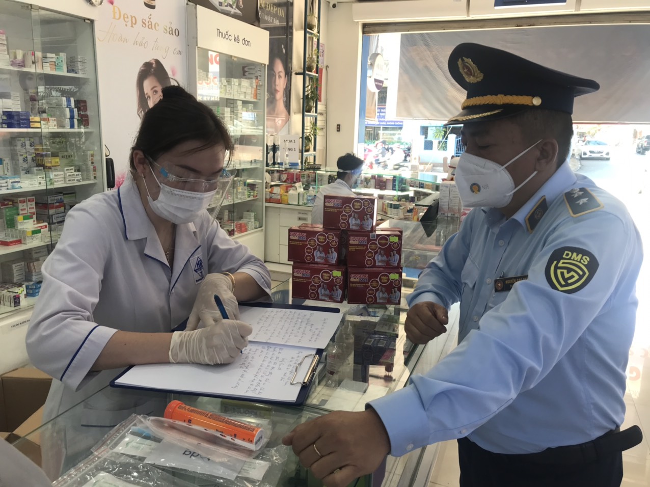 Đắk Lắk: Số ca mắc Covid-19 tăng mạnh, ch&aacute;y kit test nhanh - Ảnh 3.