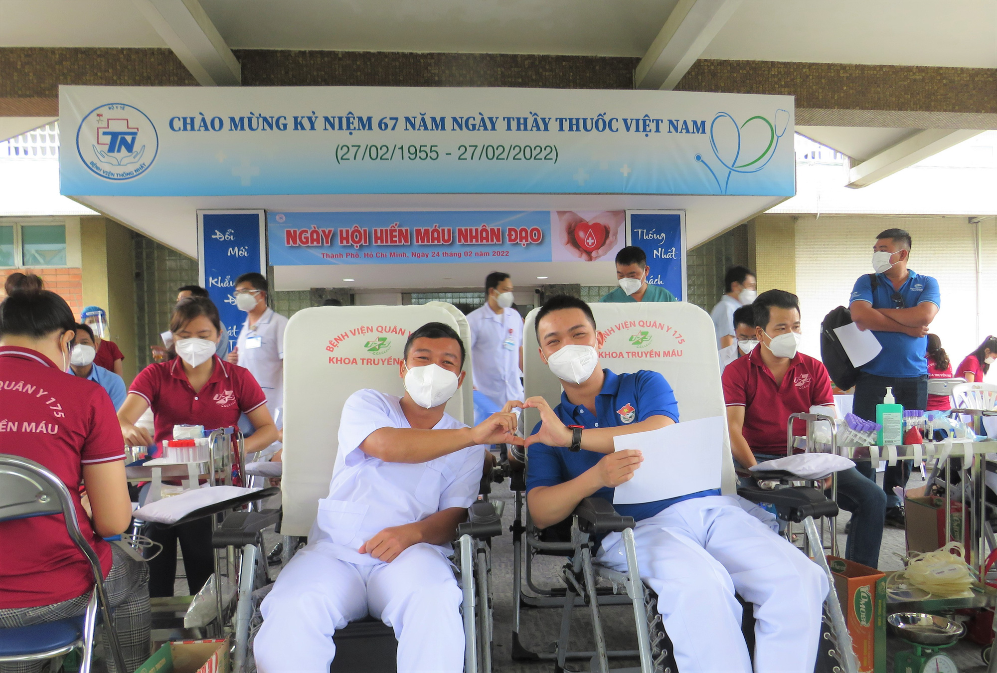Y - bác sĩ mừng ngày thầy thuốc bằng cách hiến hơn 200 đơn vị máu tặng bệnh nhân