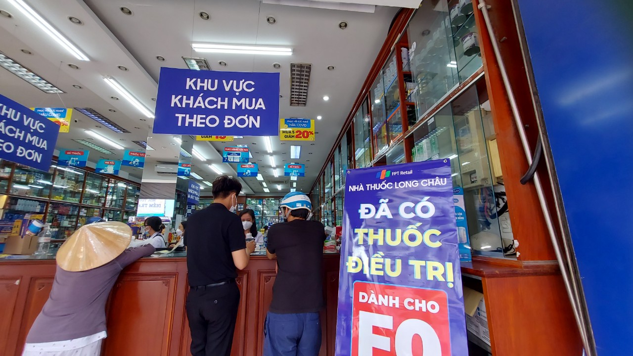 Mua thuốc Molnupiravir trị Covid-19 cần thủ tục gì? - Ảnh 1.