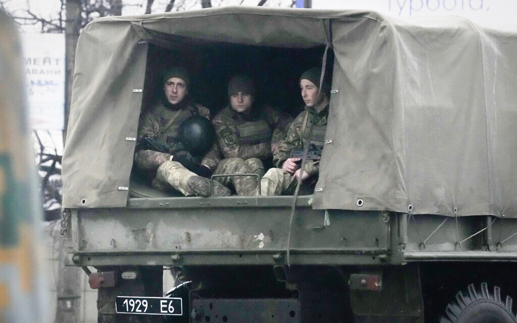 Kiev lâm nguy, tổng thống Ukraine nhất quyết ở lại - Ảnh 3.