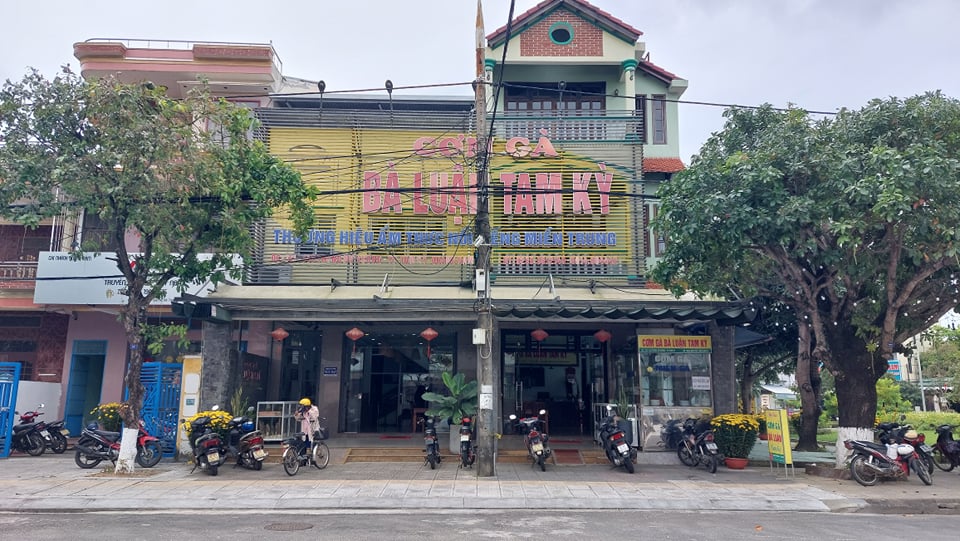 Cơm gà Bà Luận ở Quảng Nam bị tố "chặt chém", giá cả không rõ ràng