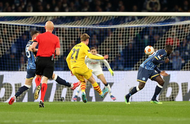 Đại tiệc tấn công mãn nhãn, Barcelona hạ gục Napoli ở Europa League - Ảnh 3.