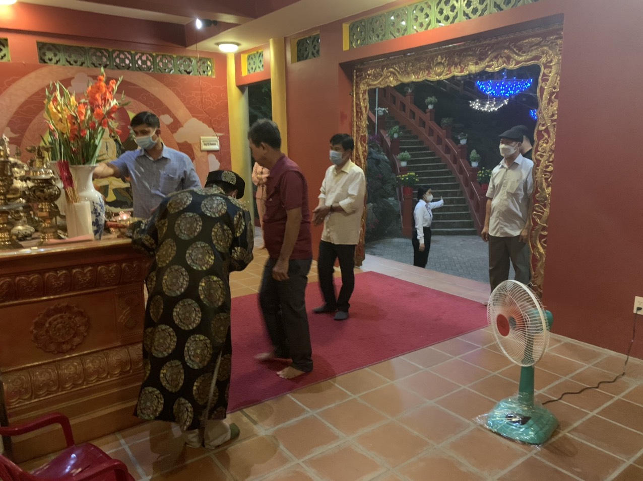 C&aacute;p treo N&uacute;i Sam đồng h&agrave;nh c&ugrave;ng Ch&acirc;u Đốc đ&oacute;n kh&aacute;ch h&agrave;nh hương xuy&ecirc;n đ&ecirc;m - Ảnh 3.