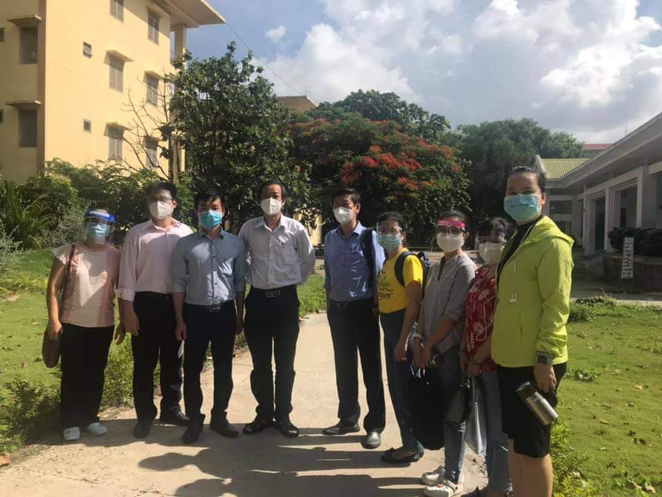 X&uacute;c động b&aacute;c sĩ, điều dưỡng tuyến đầu hồi tưởng th&aacute;ng ng&agrave;y giữa s&oacute;ng thần Delta - Ảnh 2.