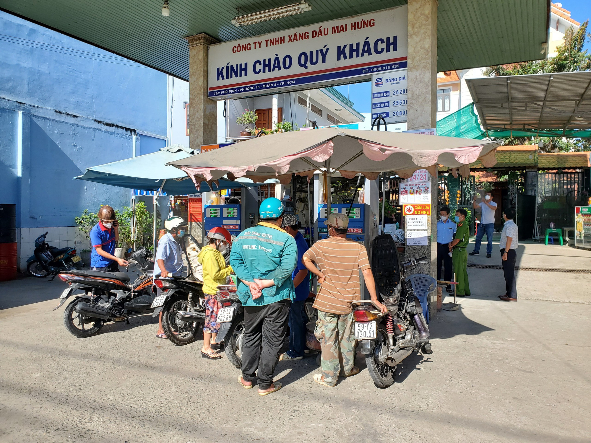Đồng loạt ra quân kiểm tra các điểm bán xăng dầu tại TP HCM
