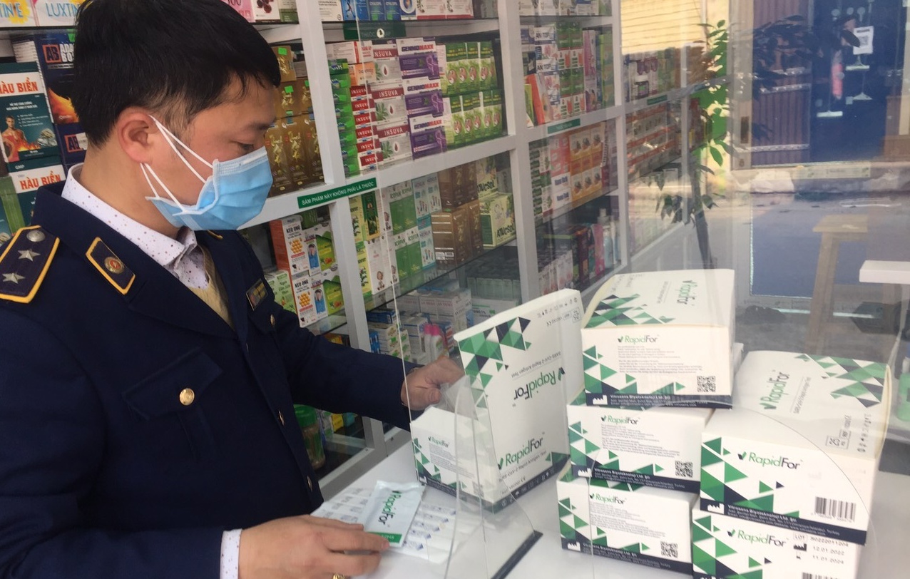 Ban chỉ đạo 389 Hà Nội yêu cầu liên ngành không để “loạn” giá kit test nhanh Covid-19