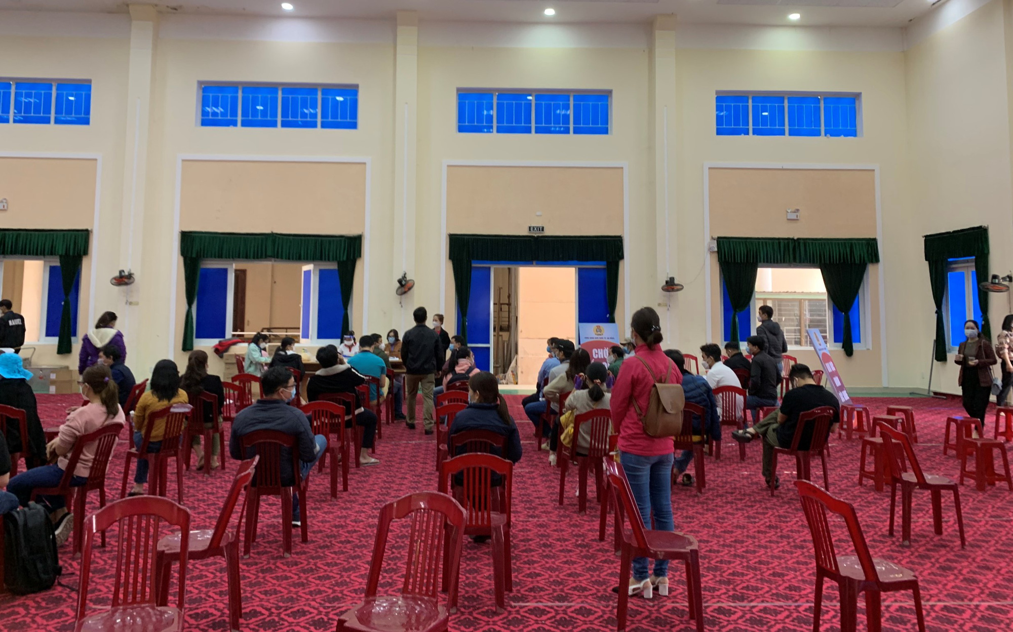 Vận động cán bộ, viên chức Đà Nẵng hiến hơn 400 đơn vị máu cứu người - Ảnh 2.