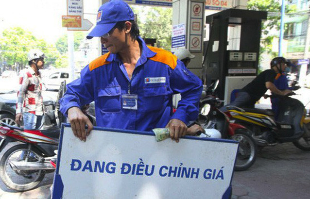 Linh hoạt giá xăng dầu