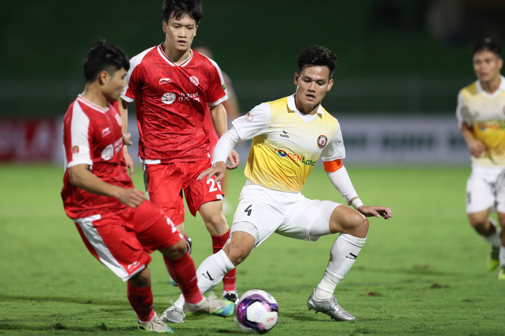 V-League 2022: "Đại gia" song đấu trên sân Vinh